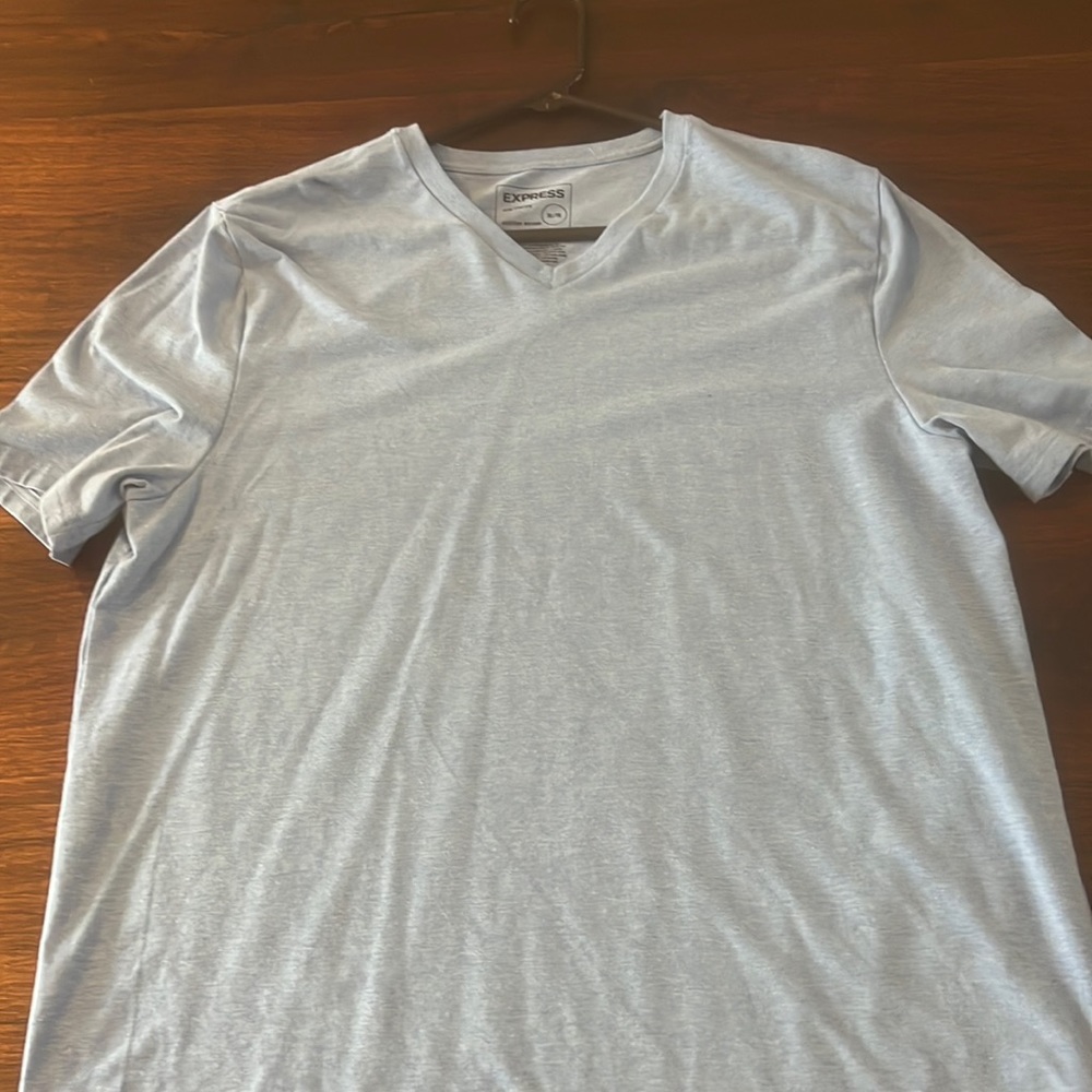 Express V neck T